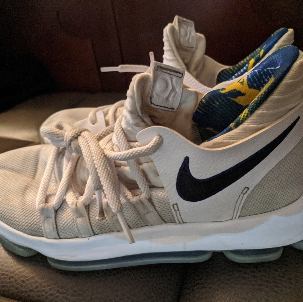 KD KEVIN DURANT RUNNING JOGGING NIKE AIR SHOES